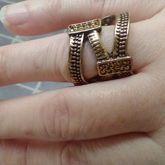 4 Gorgeous Stretch Rings! #R7 - Picture 7 of 8